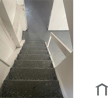 3rd image of 18701 Grandville Ave