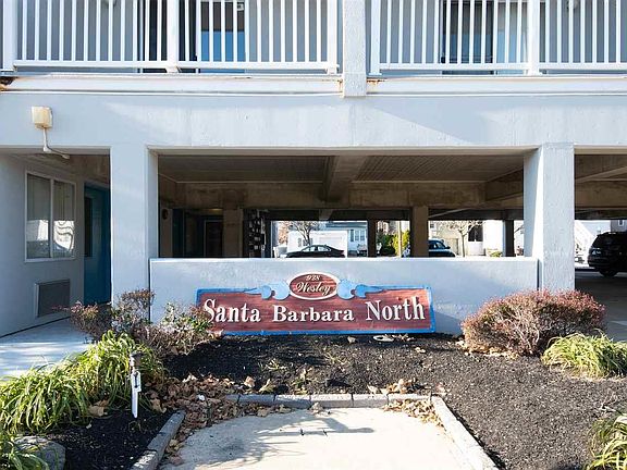 3rd image of 928 Wesley Ave #305