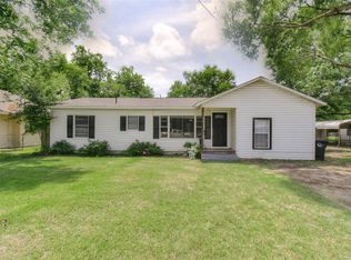 1104 Gleason Ave, Cleburne, TX 76033