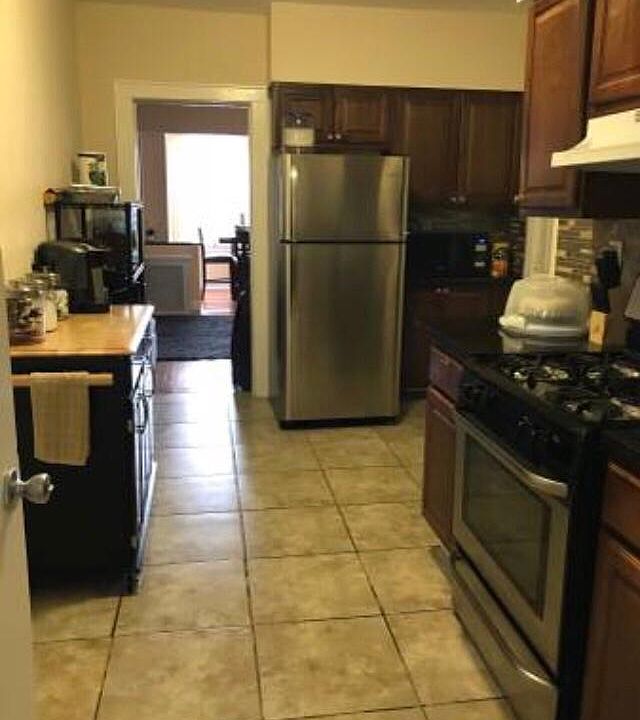 2nd image of 98 Colin Street # First Floor
