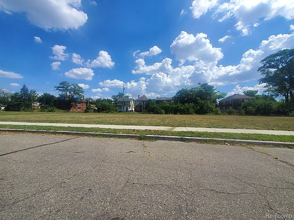 5th image of 11810 Ohio St