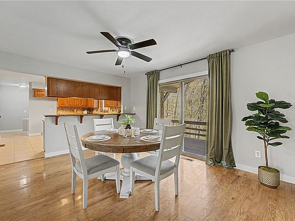5th image of 9 Minton Ln