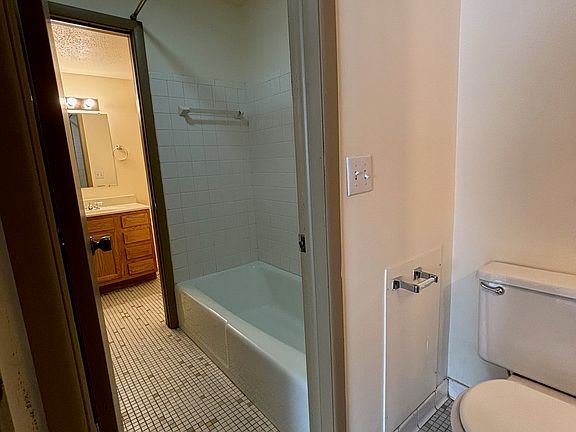 5th image of 1316-1325 Southwestern Dr #14072404