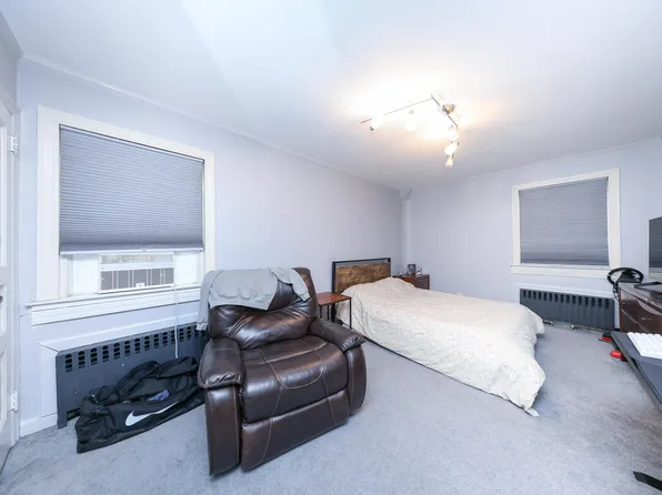 1711 Gerritsen Avenue image 10 of 41