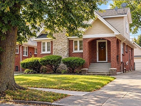 3rd image of 33 Mercer Ave