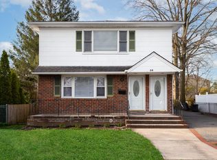 54 5th Ave #B, Westbury, NY 11590