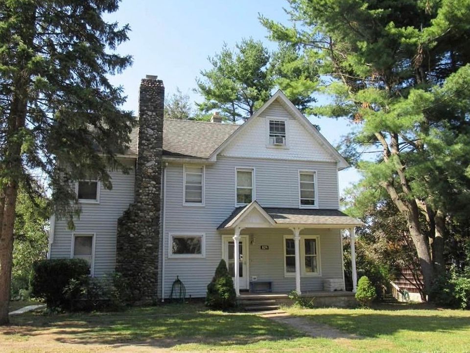 1st image of 834 Naugatuck Ave Floor 1