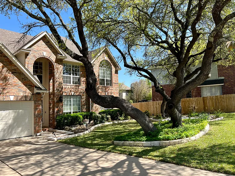 10405 Pariva Trl — Photo 1