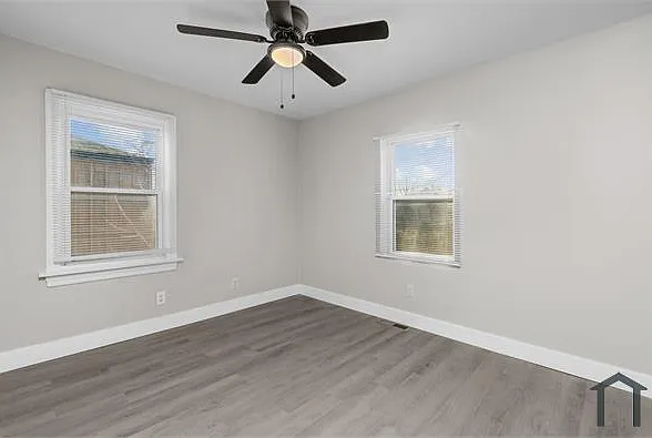 2056 Coleridge Dr — Photo 21