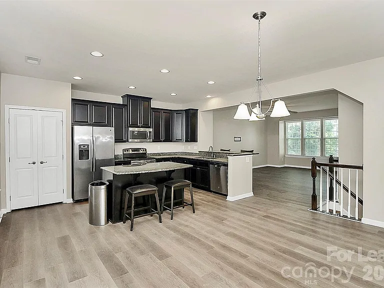 2128 Arbor Loop Dr — Photo 5