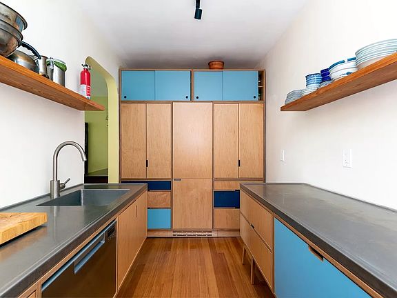 5th image of 306 E Mosholu Pkwy S APT 6D