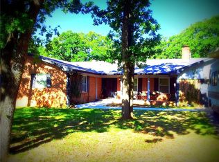 210 Mistletoe Ln, Keene, TX 76059