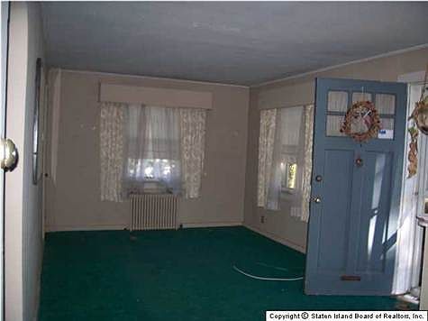3rd image of 114 Cloverdale Ave