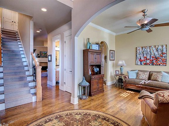 5th image of 7 Bristol Ct