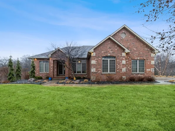 390 Painted Woods Dr, Waukee, IA 50263