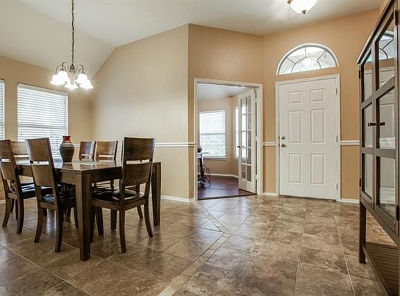 4th image of 2713 Laurel Oak Dr