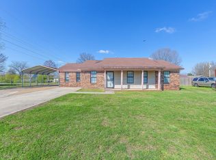 804 Fairlawn Dr, Bolivar, TN 38008