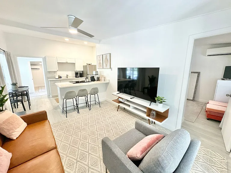 PHA (4073 Springs Ln) — Photo 7