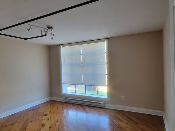 4th image of 28 W Rock St #936110eba