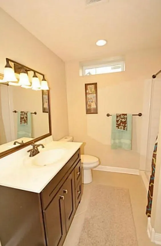 5 bed, 3.5 bath, 4200 sqft, $2,800 — Photo 4