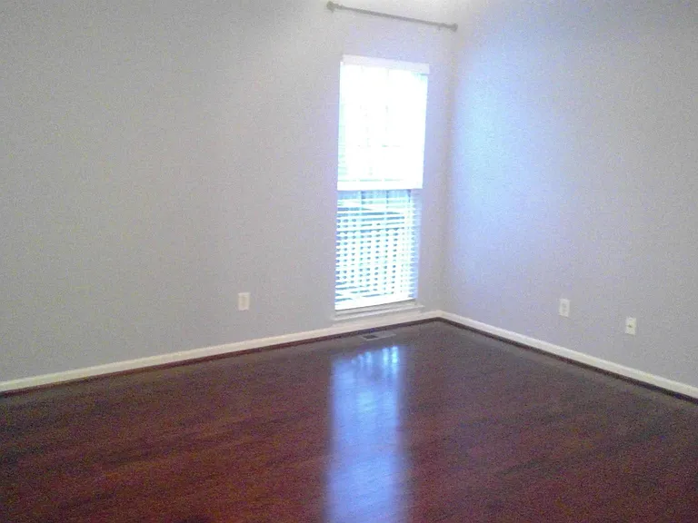 305 Sweetwater Ct — Photo 30