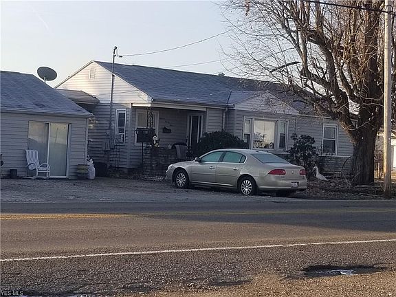 3rd image of 1121 Putnam Howe Dr