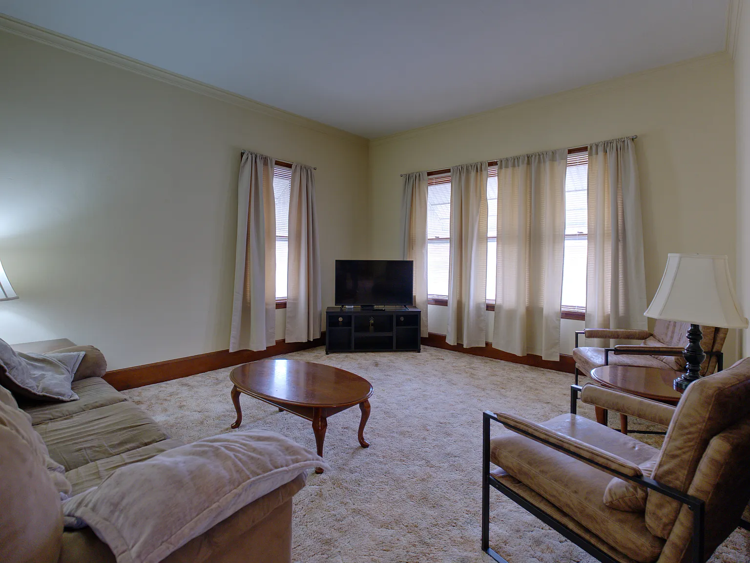 2 bed, 921 sqft, $1,100 — Photo 3