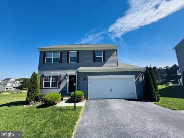 255 Palomino Dr, York, PA 17402