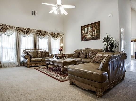 3rd image of 7968 Southmark Dr