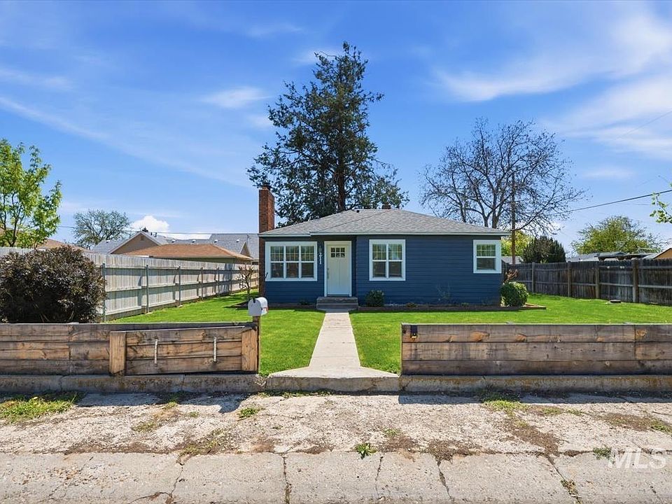 1st image of 211 W Dewey Ave
