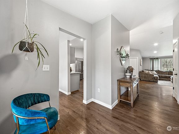 2nd image of 20915 192nd Avenue E