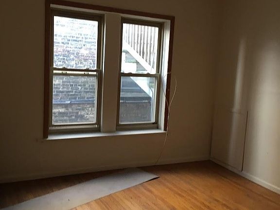 3rd image of 1200 W Thorndale Ave APT 1