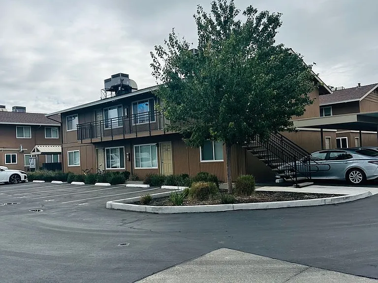 TownView Commons — Photo 22