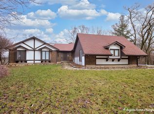 26150 N Lakeland Dr, Lake Barrington, IL 60084