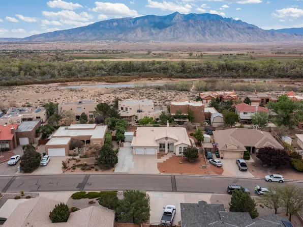 2469 Manzano Loop NE, Rio Rancho, NM 87144