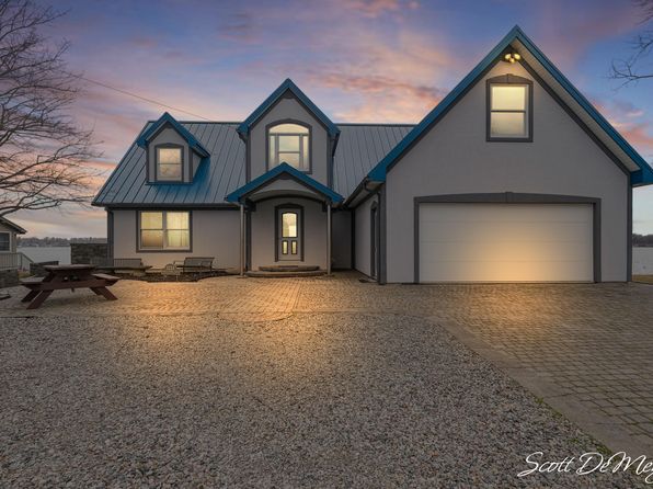 1233 N Shore Dr, Crystal, MI 48818