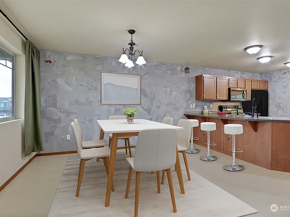 4th image of 18721 19th Avenue Ct E