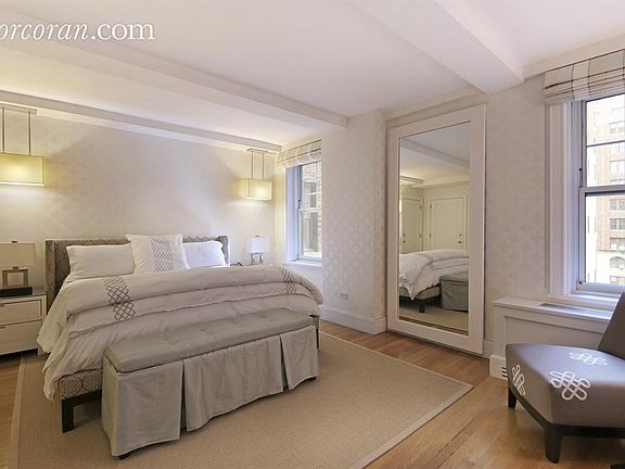 4th image of 27 W 72nd St #402