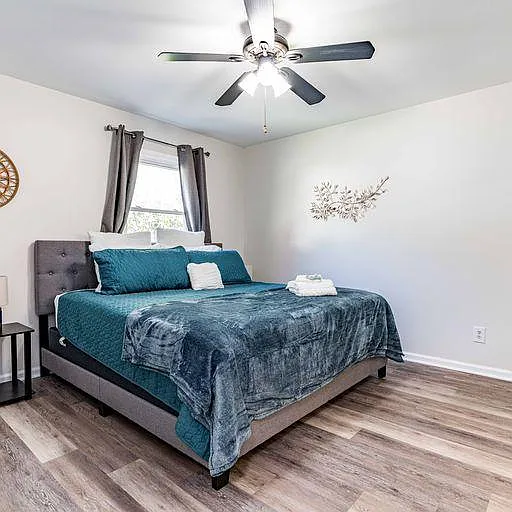 3 bed, 1.5 bath, 1192 sqft, $3,500 — Photo 2