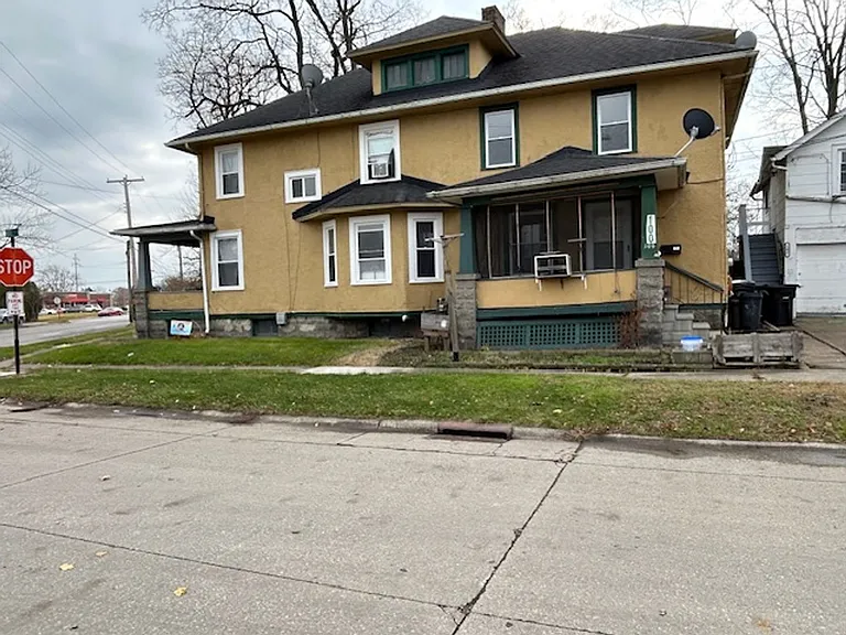 518 Lake Ave — Photo 1