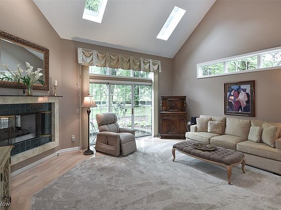 4th image of 3691 Lexington Ct