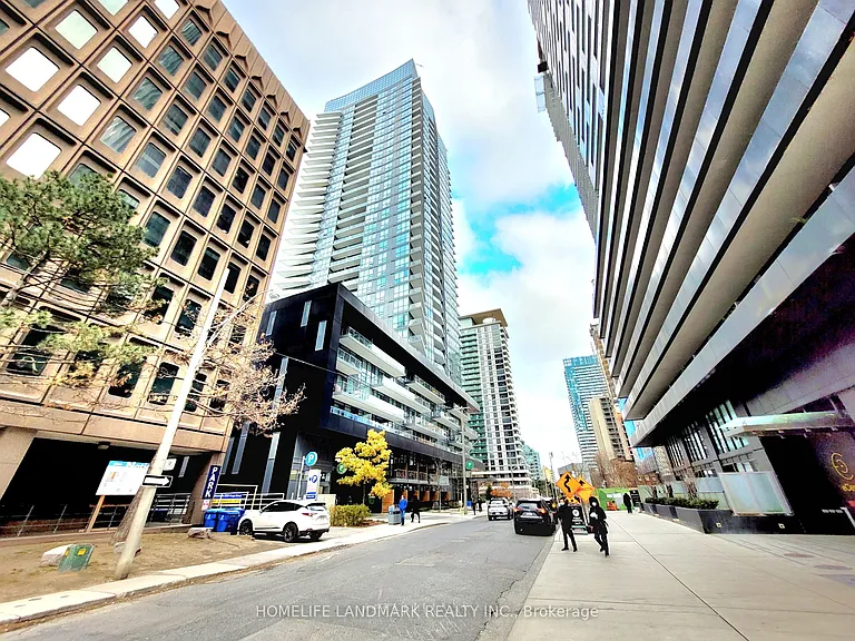 30 Roehampton Ave #3110 — Photo 32