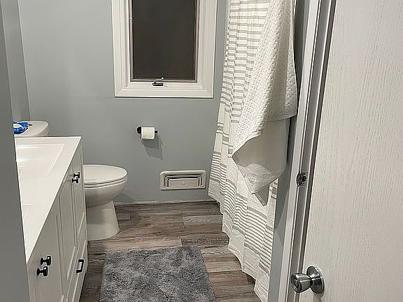Renovated main floor bath