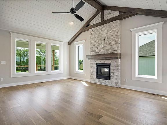 5th image of 1063 SW Fiord Dr