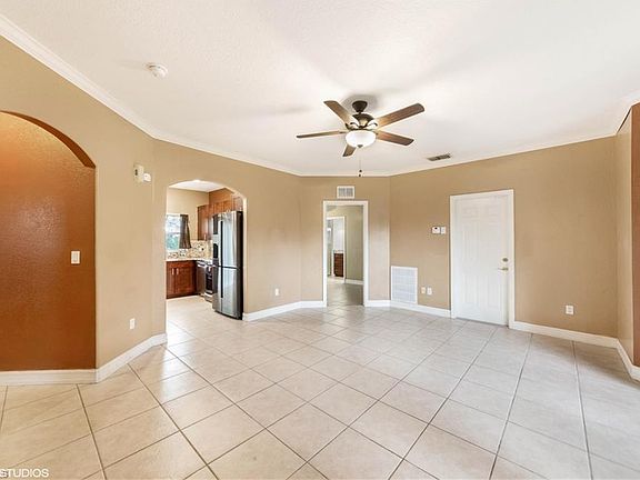 3rd image of 2530 Everglades Blvd N