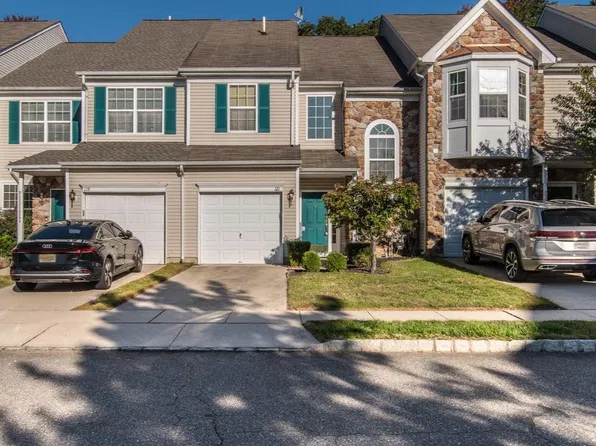 121 Sansom Ln, Deptford, NJ 08096