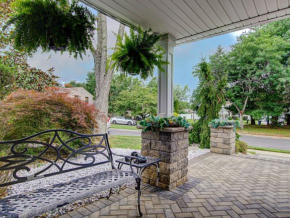 4th image of 5 Bugle Court
