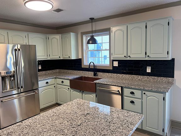 4th image of 114 Deerfield Dr