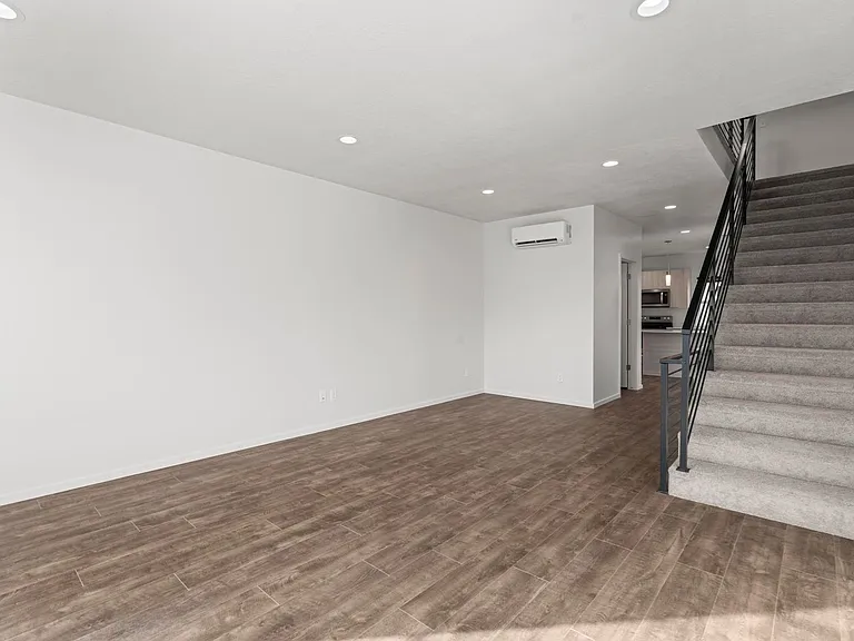 1689 S West Temple St — Photo 11