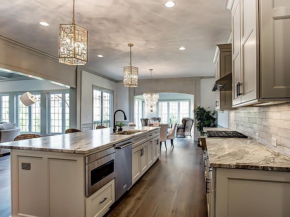 5th image of 7190 Tuscany Dr